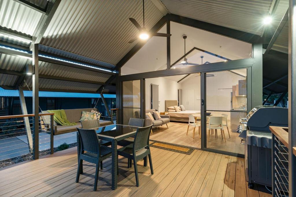 Kimberleyland Waterfront Holiday Park Кунунарра Экстерьер фото