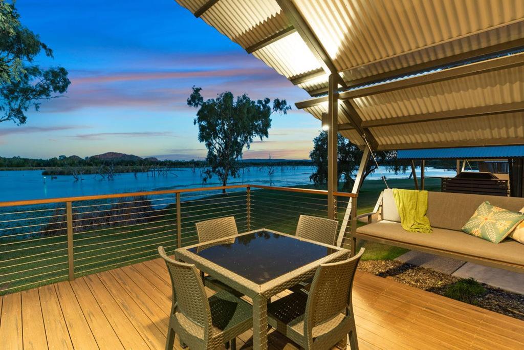 Kimberleyland Waterfront Holiday Park Кунунарра Экстерьер фото